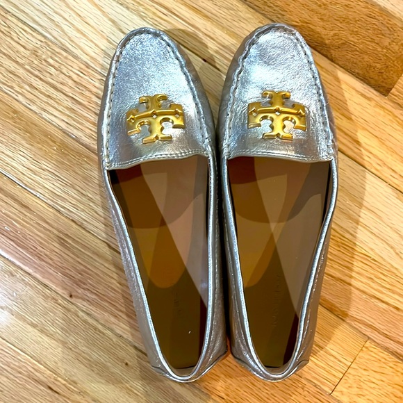 Tory Burch Shoes - 🍀Tory Burch gold loafers